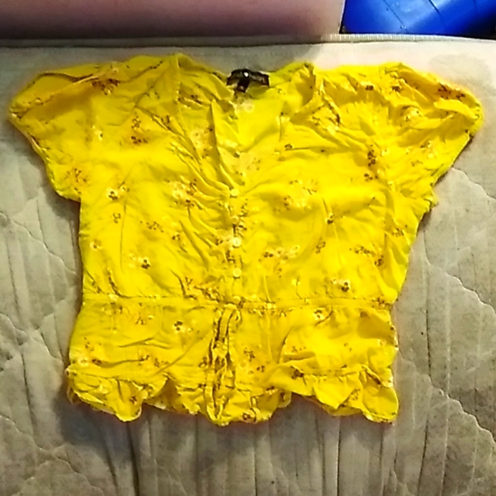 Yellow flower top.